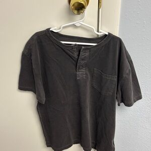 NWT GAP Boy’s Lrg Black Short Sleeve Tee. Offers welcome. 15% off w 2+ bundle.